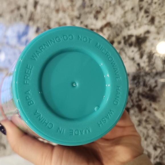 Lilly pulitzer tumbler with straw coming in hot - Picture 4 of 4